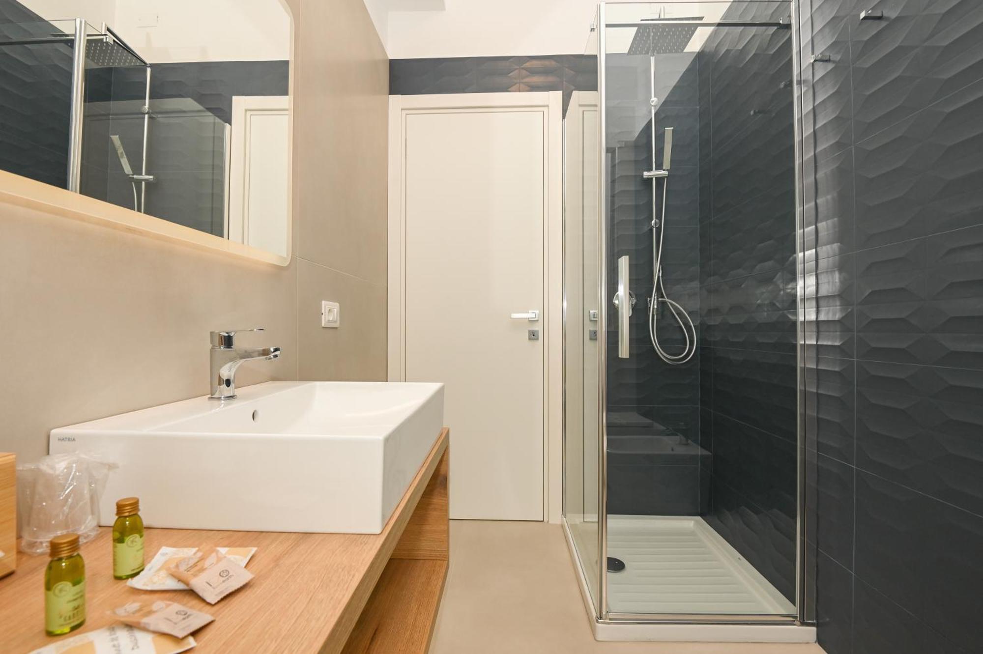 Agora Vieste Rooms & Apartments Extérieur photo