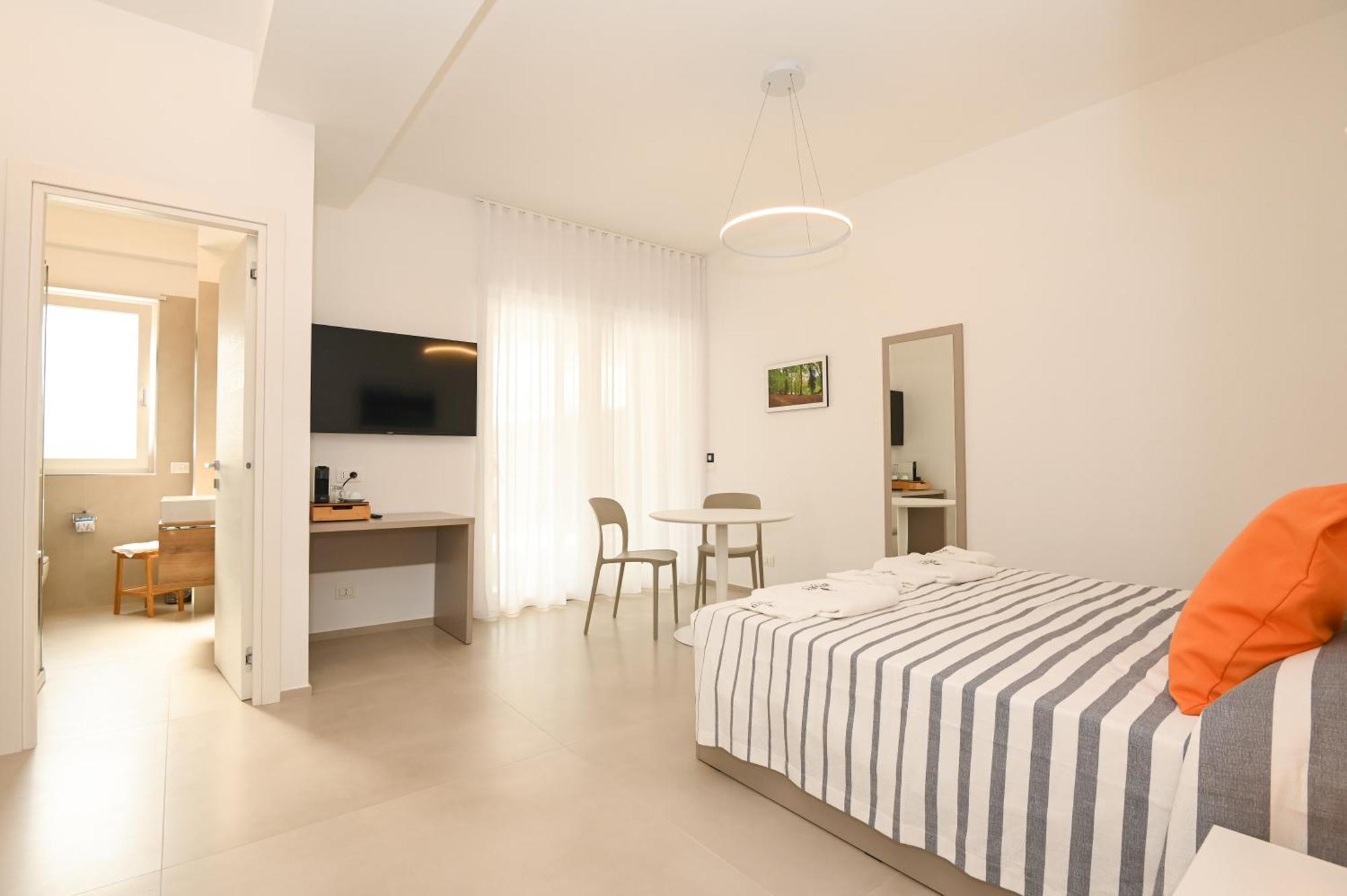 Agora Vieste Rooms & Apartments Extérieur photo